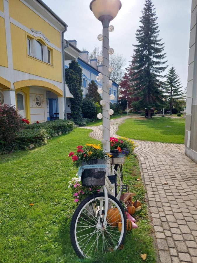 City Corner Thermal Mosonmagyaróvár Buitenkant foto