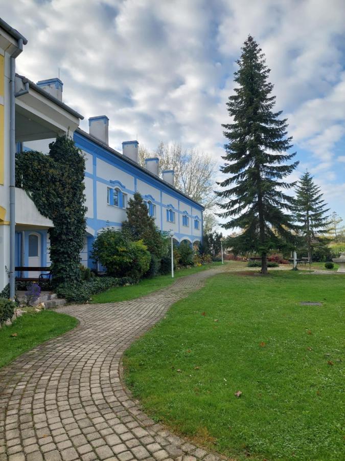 City Corner Thermal Mosonmagyaróvár Buitenkant foto